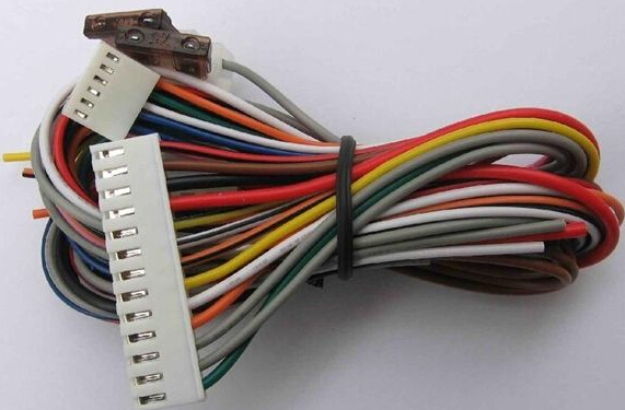 Electronic wiring harness different materials of different characteristics