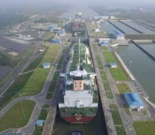 The world's largest LNG ship through the Panama Canal innovation milestone