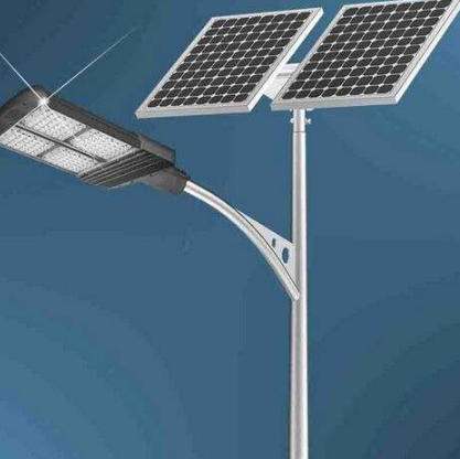 What kind of battery does a solar street light use?