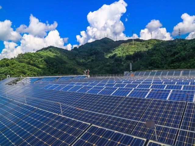 Another coal power company deploys photovoltaics!